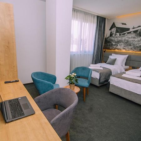 Hotel Salis Tuzla Exterior photo